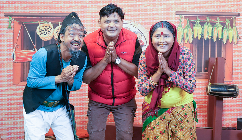 ‘चमेलीको पोई’बाट पुरानै शैलीमा कमब्याक हुँदै नारायण त्रिपाठी (भिडियो)