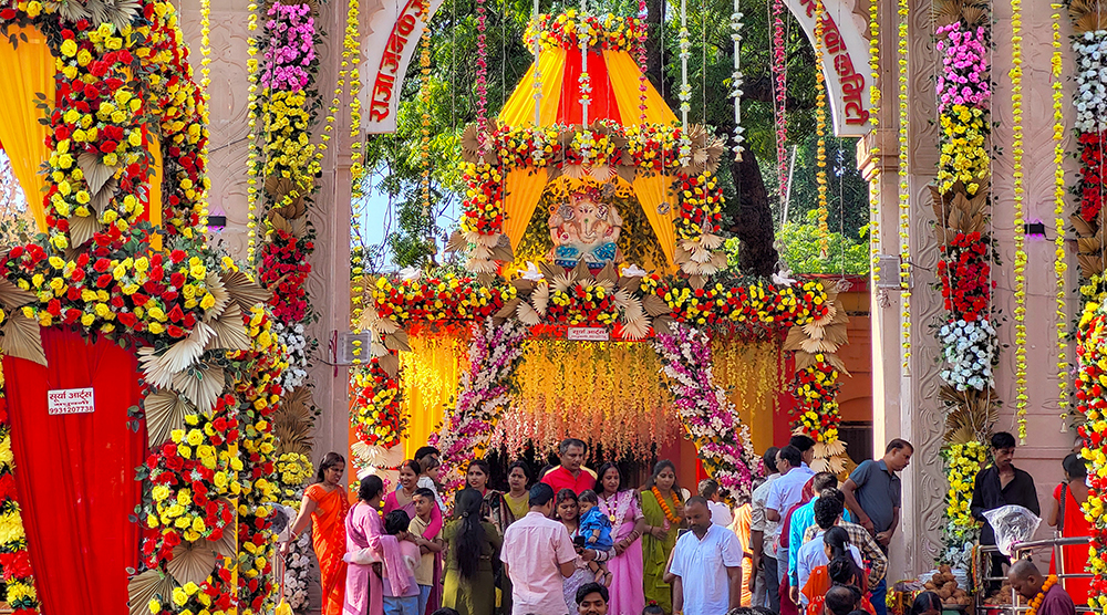 दुलहीझैँ सिँगारियो राजदेवी मन्दिर (तस्बिरहरू)